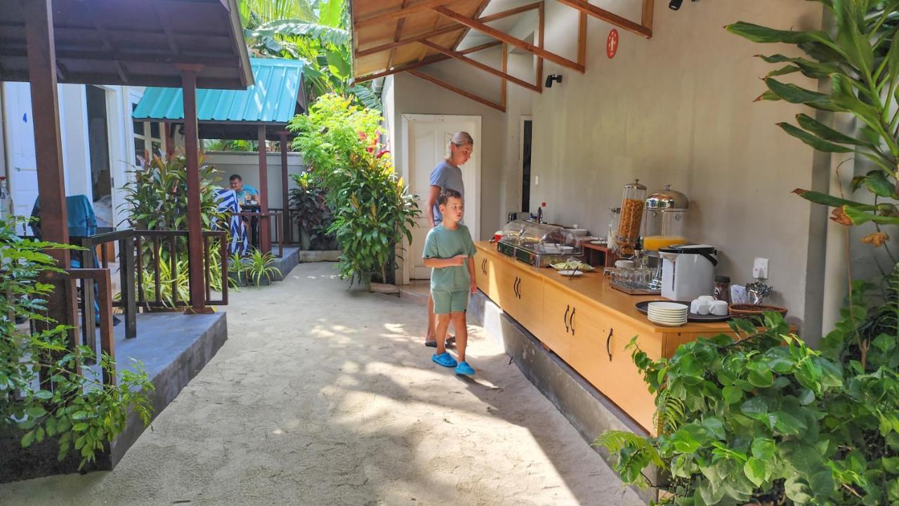 Ukulhas Beach Inn Exterior foto